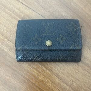 Louis Vuitton monogram key case
